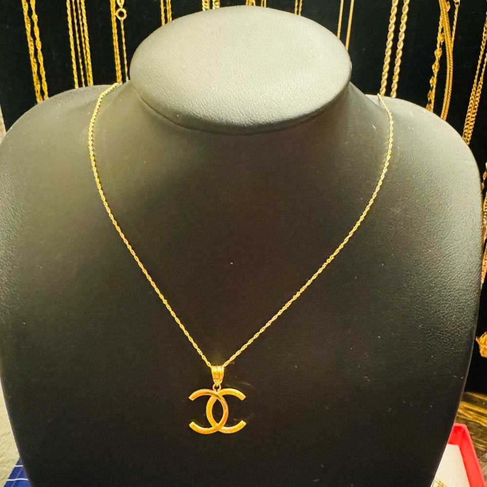 18K Saudi Gold Beautiful Necklace Solid Stamp 750 means 18K